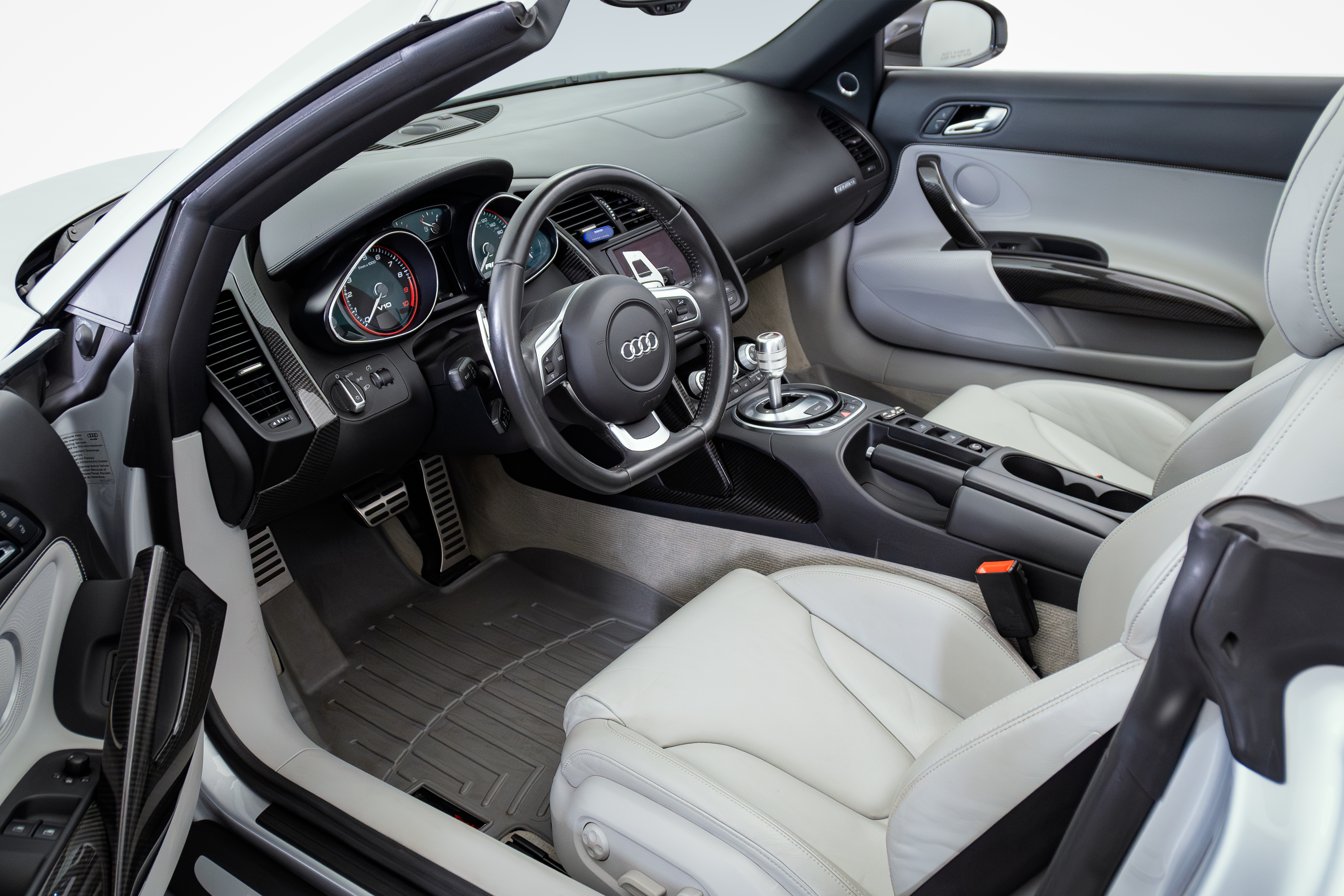 2011 Audi R8 Interior